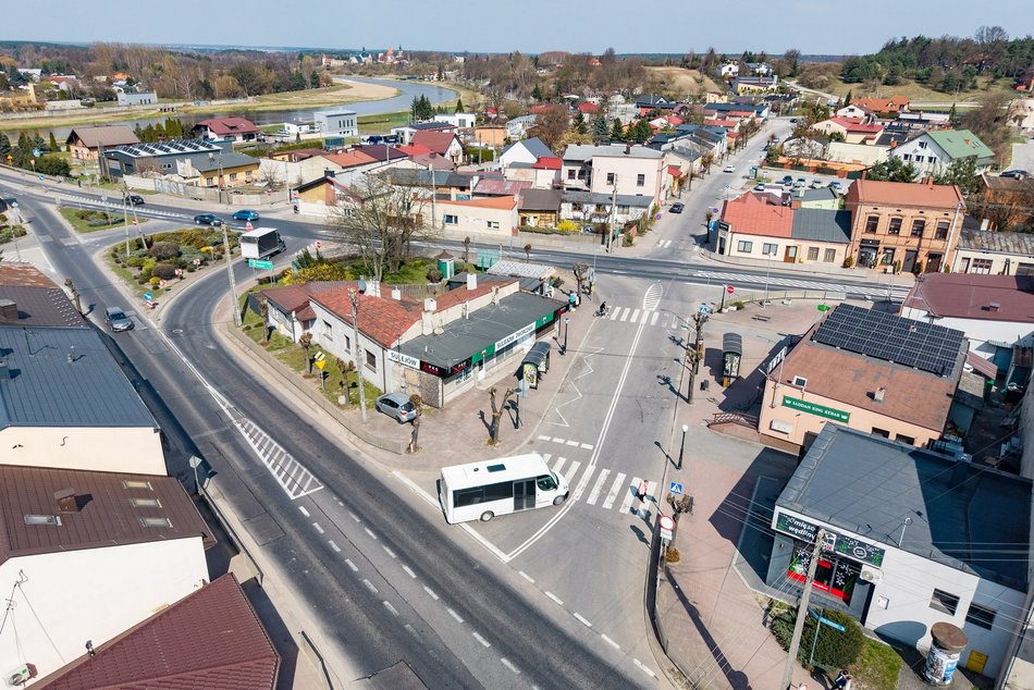 Łódź. Remont dworca w Sulejowie. Drewniane perony, poczekalnia i nowa zieleń odmienią betonowy plac!