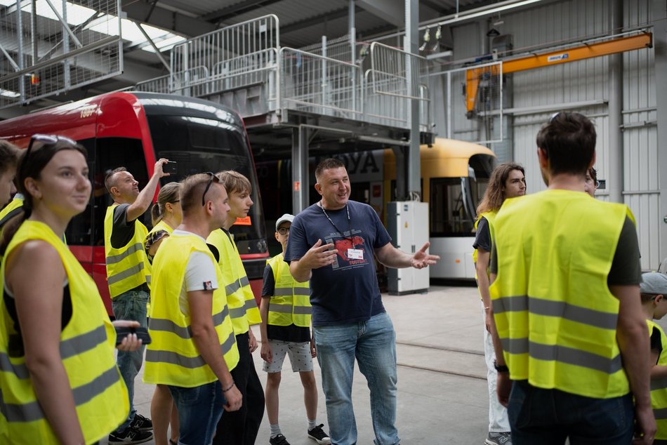 Łódź. 602. Urodziny Łodzi dla fanów tramwajów. Zwiedzanie zajezdni i zabytkowe pojazdy