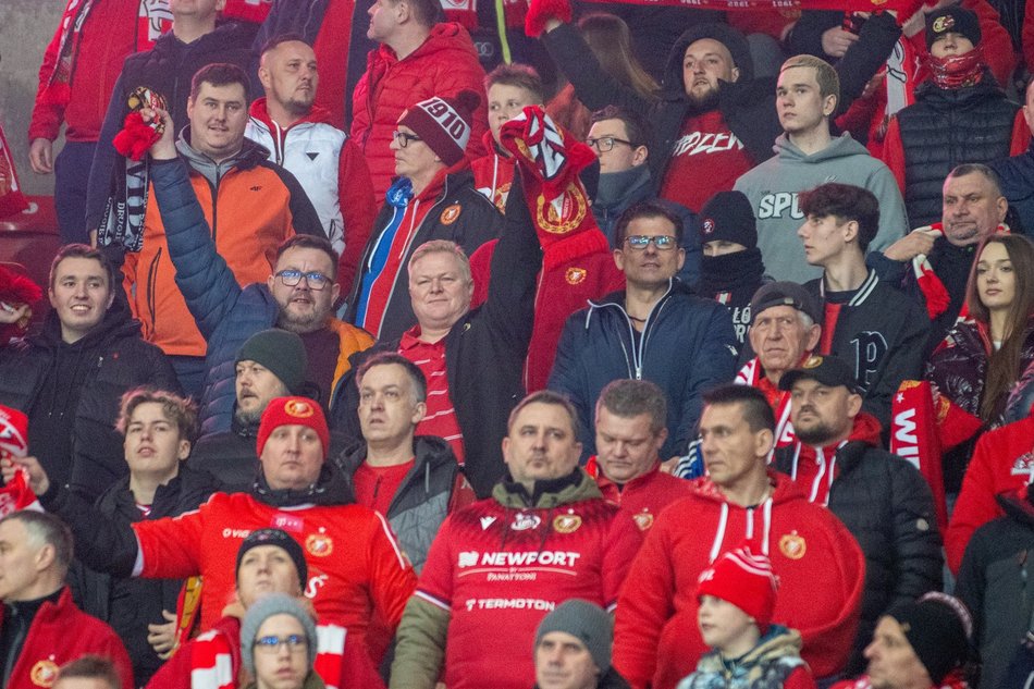 Łódź. Kibice na meczu Widzew Łódź - Lech Poznań. Byłeś/aś? Znajdź się w galerii!