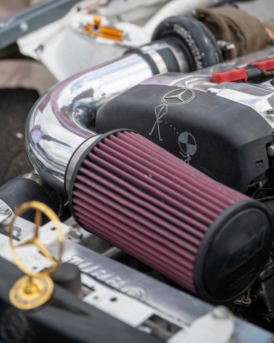 Łódź. Zlot Mercedesów w Ogrodach Geyera w Łodzi. Nie lada gratka dla fanów motoryzacji