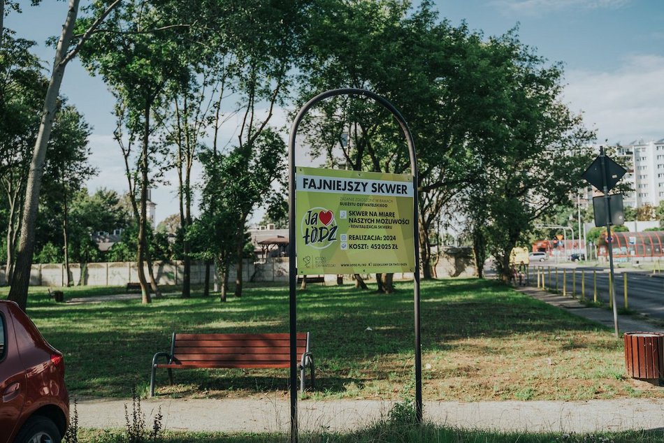 Łódź. Zielony zakątek na Radogoszczu w Łodzi. Odnowione chodniki, nowe alejki, ławki, kosze i latarnie