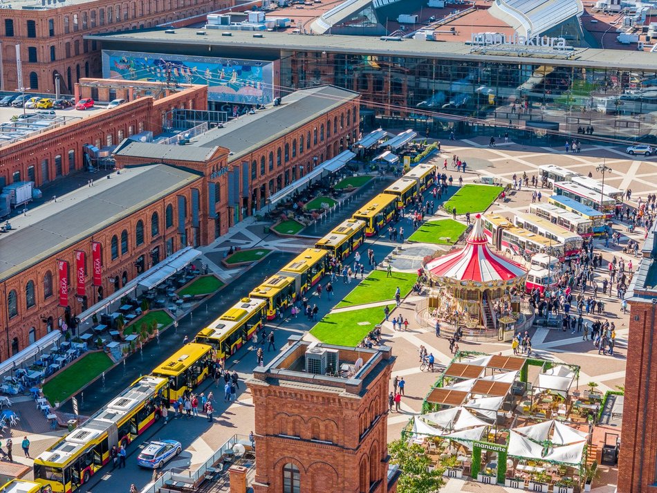 Wielka parada autobusów przejechała ulicami Łodzi