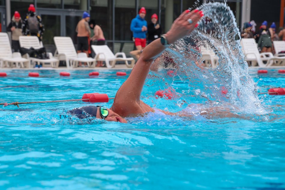 Pierwsze w tym sezonie morsowanie w Aquaparku Fala w Łodzi