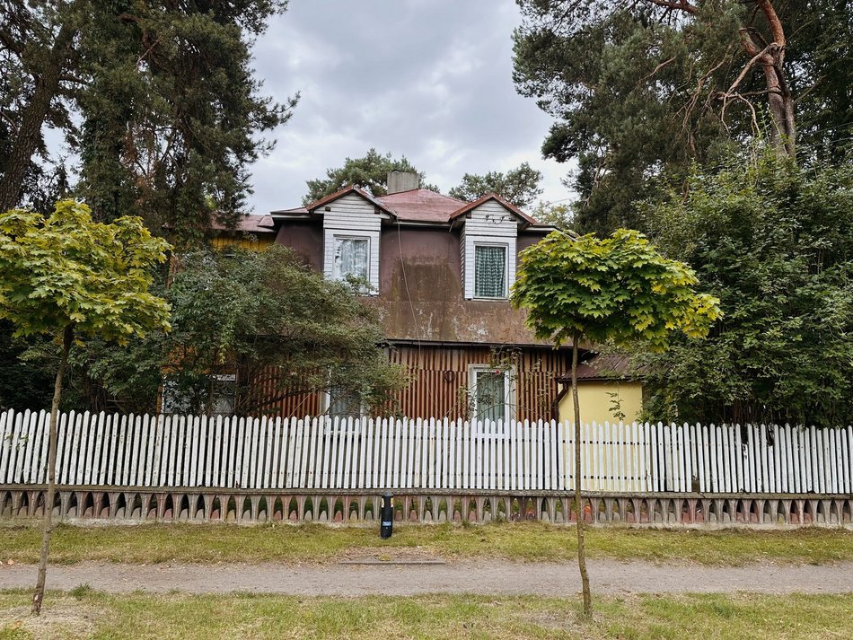 Kolumna-Las, Łask, zabytkowe wille, architektura drewniana