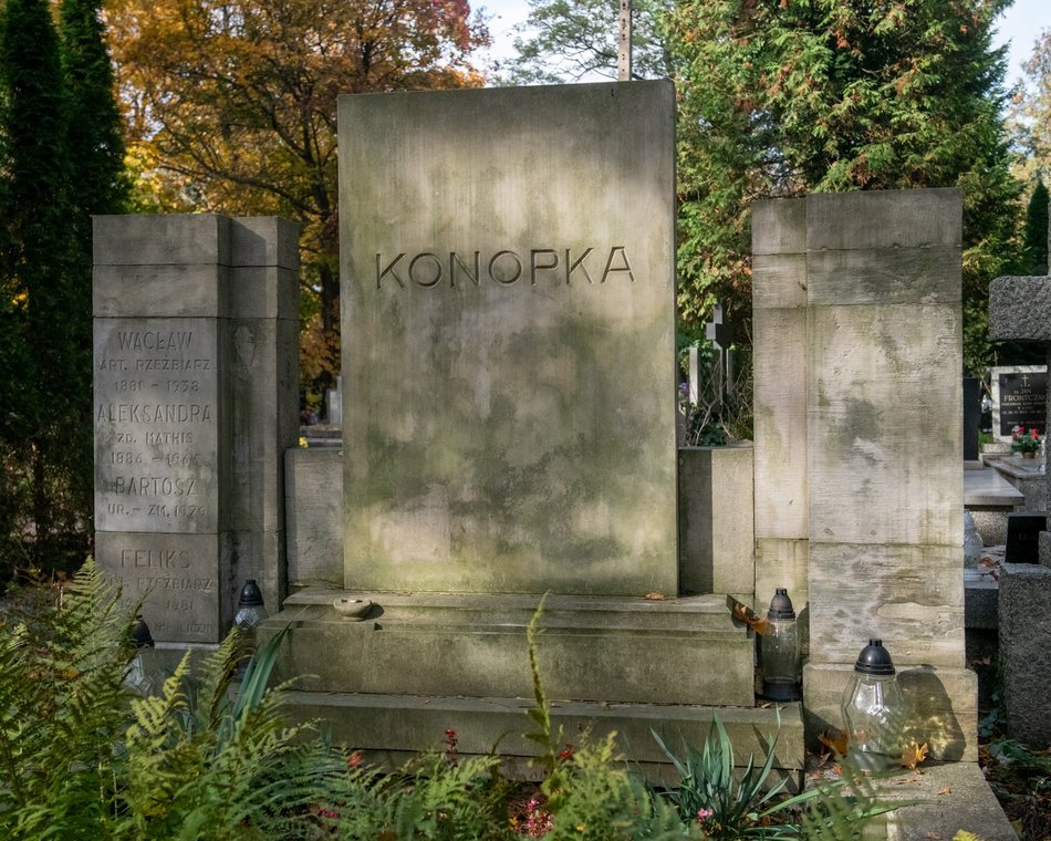 Stary Cmentarz w Łodzi pełen tajemnic. 10 nagrobków, których historię musisz poznać!