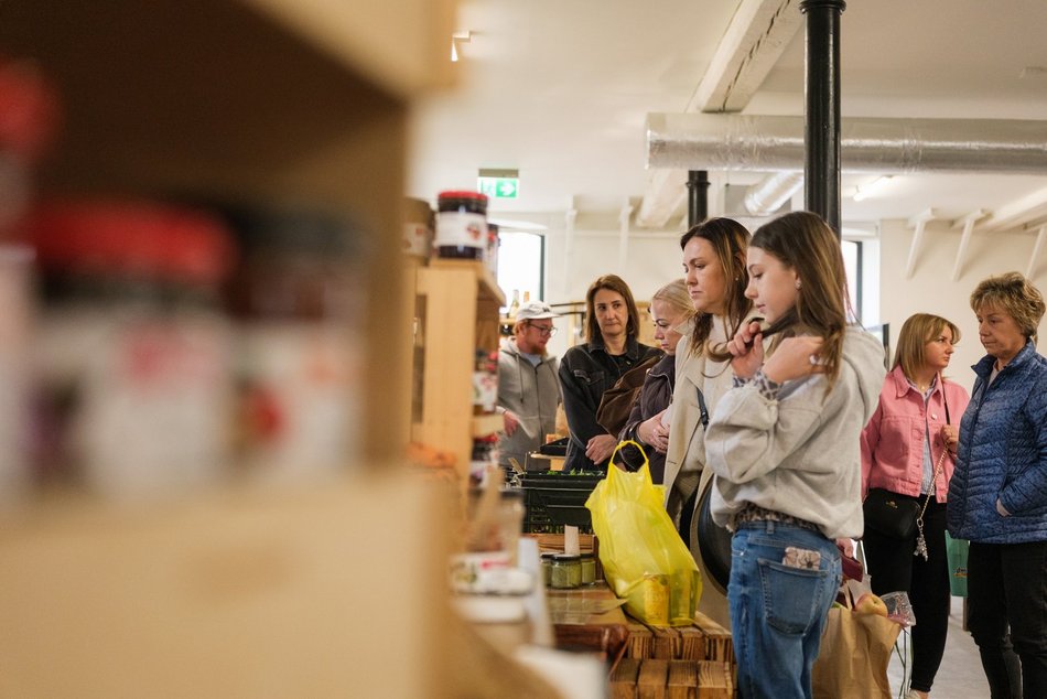 Łódź. Bazar smaku w Ogrodach Geyera w Łodzi przyciąga smakoszy! Zdrowa żywność dla każdego
