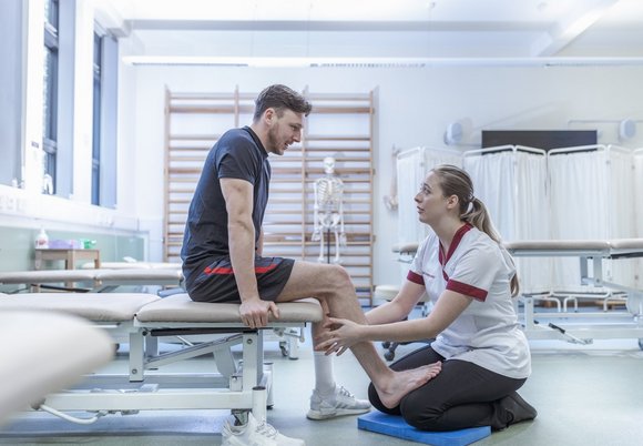 Łódź. Fizjoterapia w MCM Górna w Łodzi. Jak zapisać się na zabiegi?