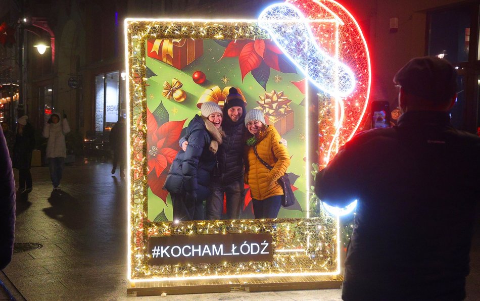 Iluminacje świąteczne w Łodzi. Zobacz najpiękniejsze ozdoby na Piotrkowskiej i placu Wolności