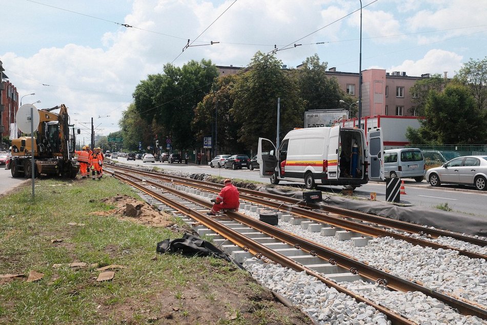 Łódź. Remont torowiska na Żeromskiego w Łodzi. Zmiana trasy zastępczego autobusu MPK Łódź