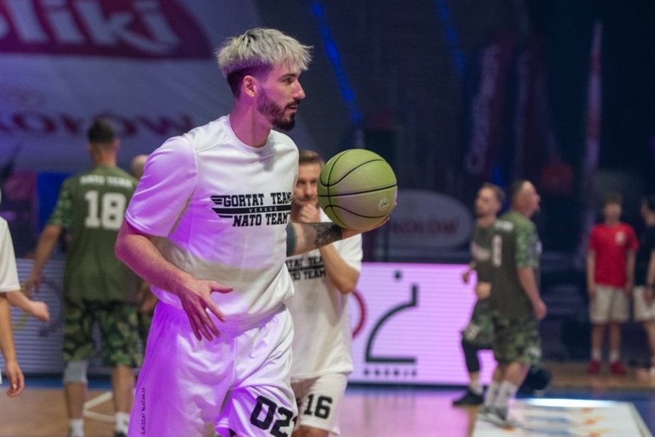 Mecz Gortat Team vs NATO w Łodzi. Czołgi, płomienie i masa sportowych emocji!