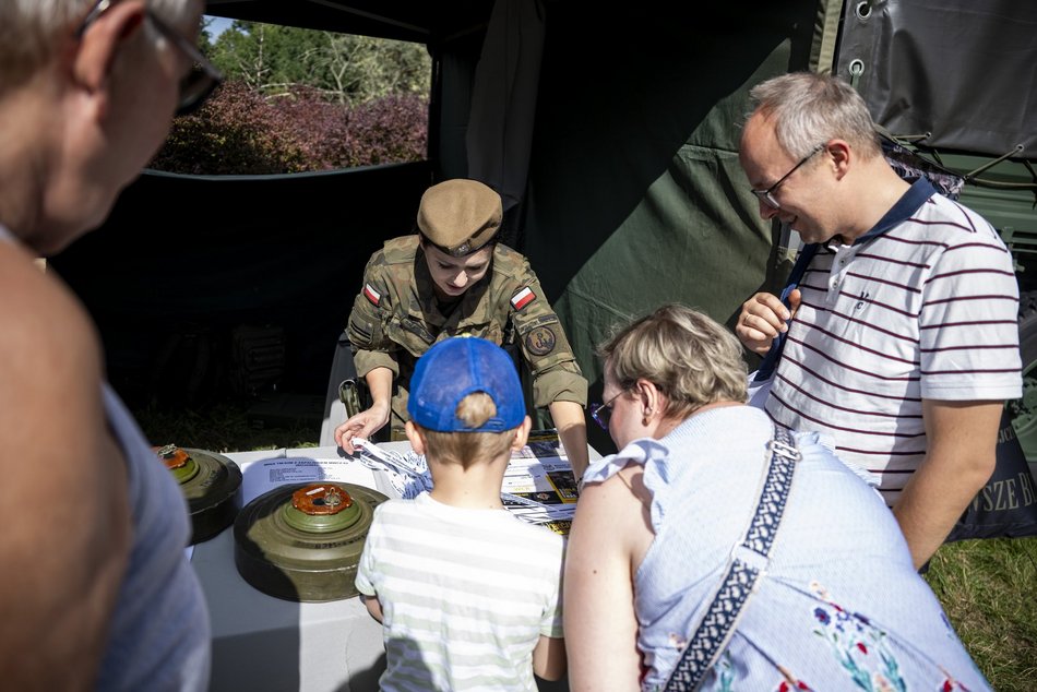 Piknik militarny w parku Helenów