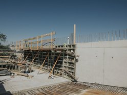 Łódź. Budowa parkingów wielopoziomowych w Łodzi. Powstają kolejne piętra. Kiedy koniec prac?