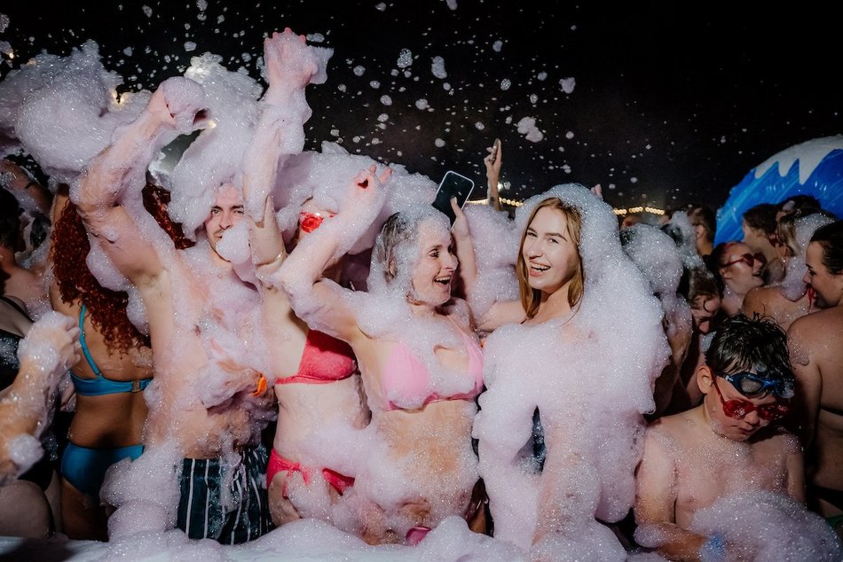 Łódź. Pink Party w Aquaparku Fala. To najbardziej różowa impreza w Łodzi