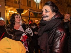 Łódź. Halloweenowa parada przeszła Piotrkowską w Łodzi. Tłumy duchów, czarownic i zombie!