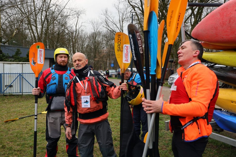 Kajakarze z Łódzkiego Klubu Kajakowego Albatros wyruszyli na blisko miesięczną wyprawę kajakową z Łodzi do Morza Bałtyckiego