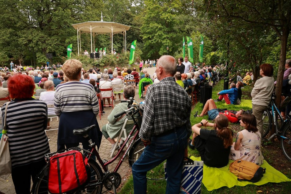 Łódź. Letnie Koncerty w Altanie. Filmowa muzyka w interpretacji zespołu Tripper Stompers