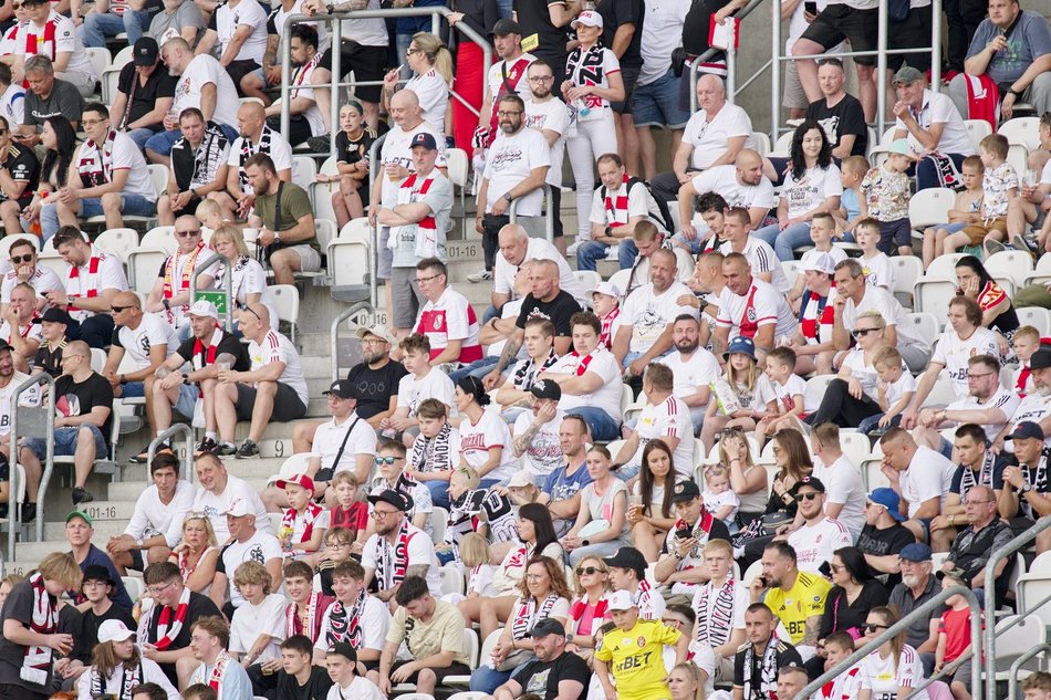 Kibice na meczu ŁKS Łódź ze Stalą Mielec