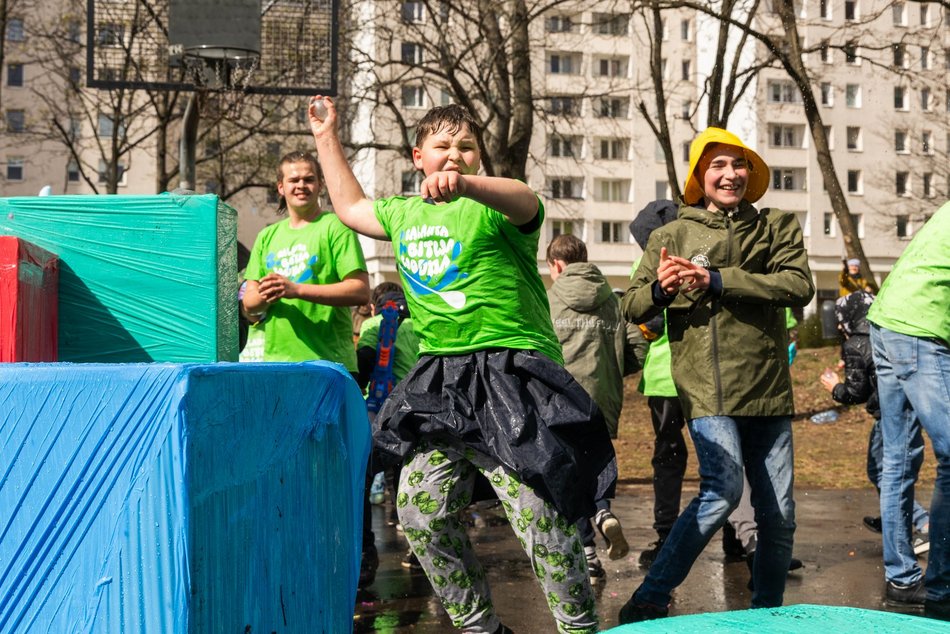 Łódź. Lany Poniedziałek na Manhattanie w Łodzi. Tak Łodzianie celebrowali śmigus-dyngus!
