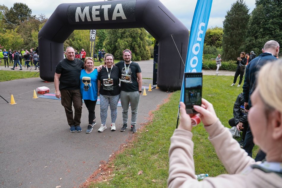 Łódź. Botaniczna Piątka. Setki łodzian pobiegły w Ogrodzie Botanicznym w Łodzi