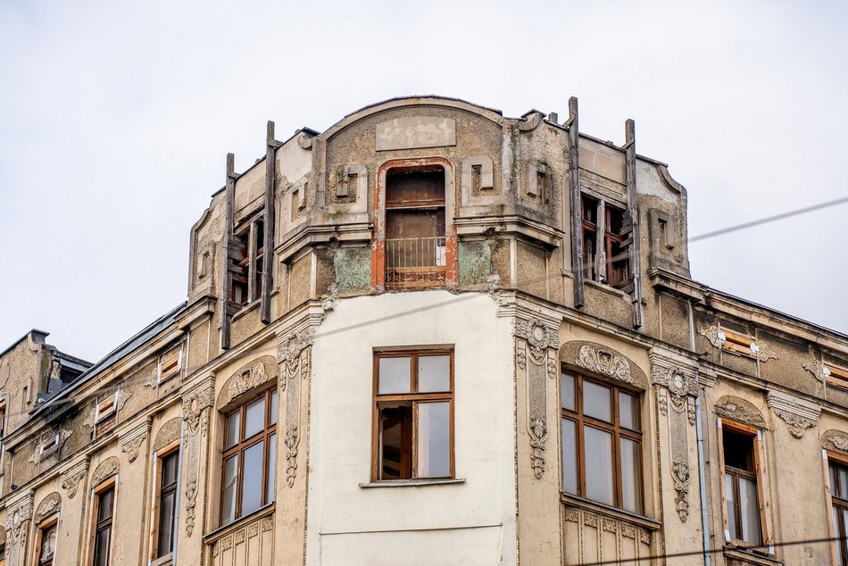 Ruina przy Gdańskiej w Łodzi do remontu! Narożna kamienica zyska nowe życie