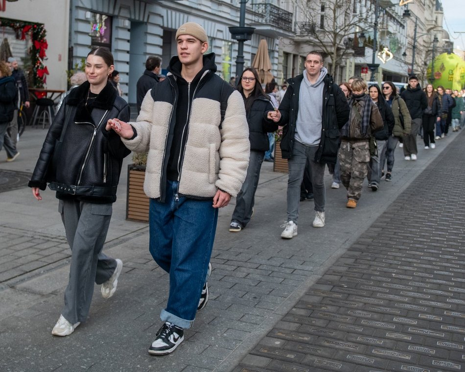 Łódź. Polonez na Piotrkowskiej w Łodzi