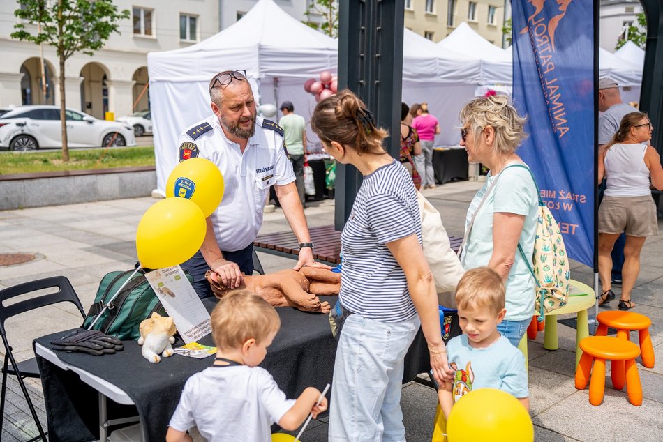 Łódź. Piknik bez barier w Łodzi. Stary Rynek tętnił życiem i pozytywną energią