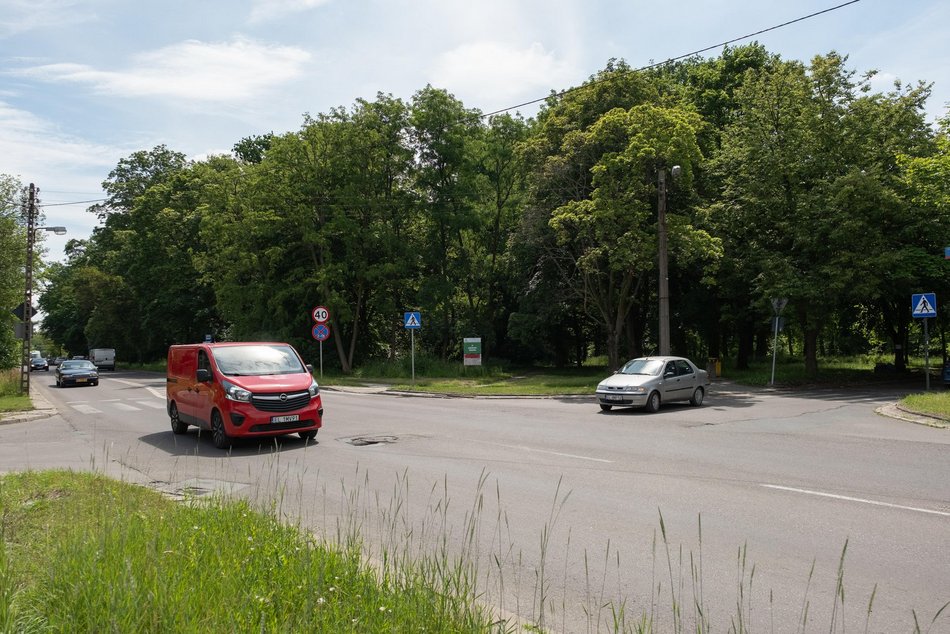 Łódź. Ulica Pojezierska w Łodzi przed remontem