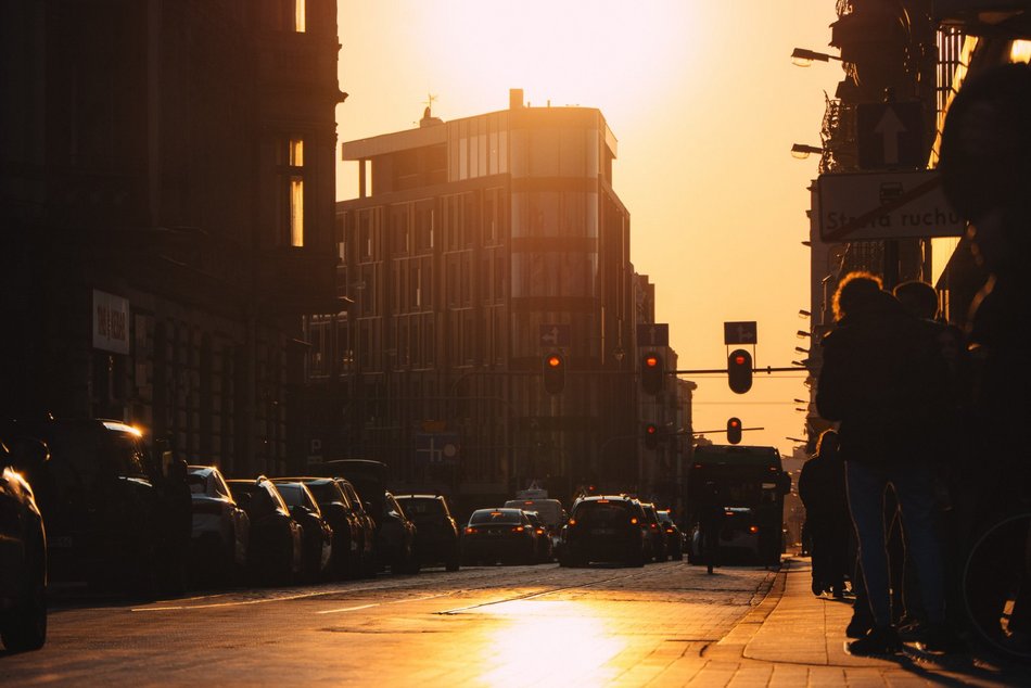 Łódź. New Iron w Łodzi o zachodzie słońca. Widok zapiera dech w piersiach!