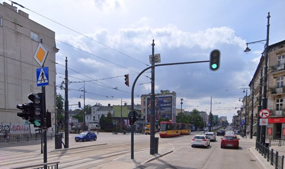 Łódź. Awaria napięcia w centrum Łodzi. Tramwaje MPK Łódź jadą objazdami
