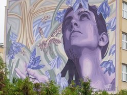 Nowy mural na mapie Łodzi! „Ciekawość” pojawiła się na kampusie Politechniki Łódzkiej