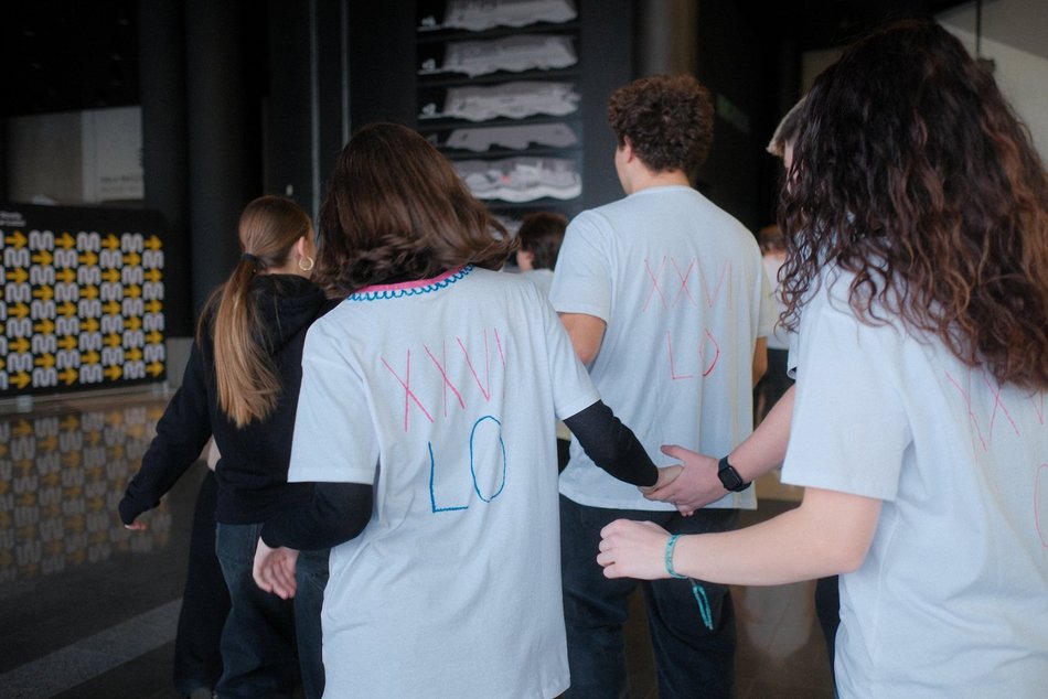 Łódź. Licealiści z Łodzi zatańczyli Belgijkę! Wielkie świętowanie Międzynarodowego Dnia Licealisty