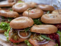 Łódź. Wielka śniadaniowa uczta na 602. Urodziny Łodzi! Spróbuj smakołyków ze specjalnego menu