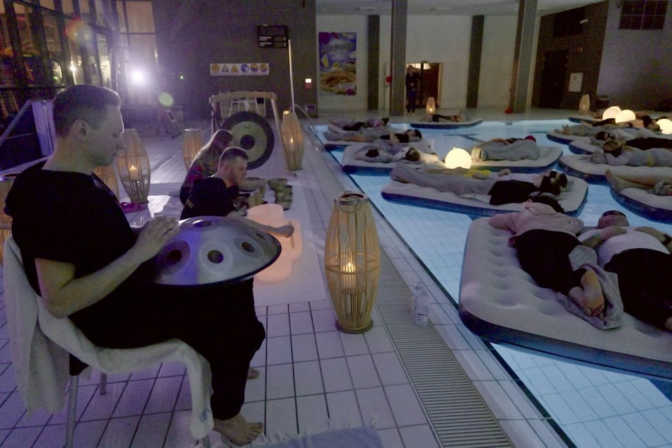 Łódź. Walentynkowy relaks w Aquaparku Fala w Łodzi przy dźwiękach mis tybetańskich