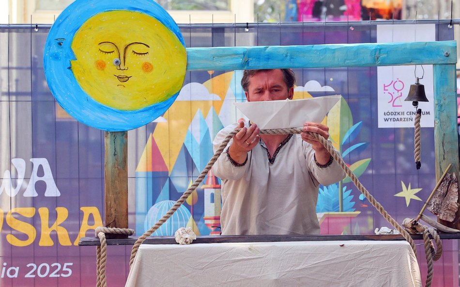 Łódź. Baśniowa Piotrkowska w Łodzi. Teatr Barnaby zachwycił dzieci!