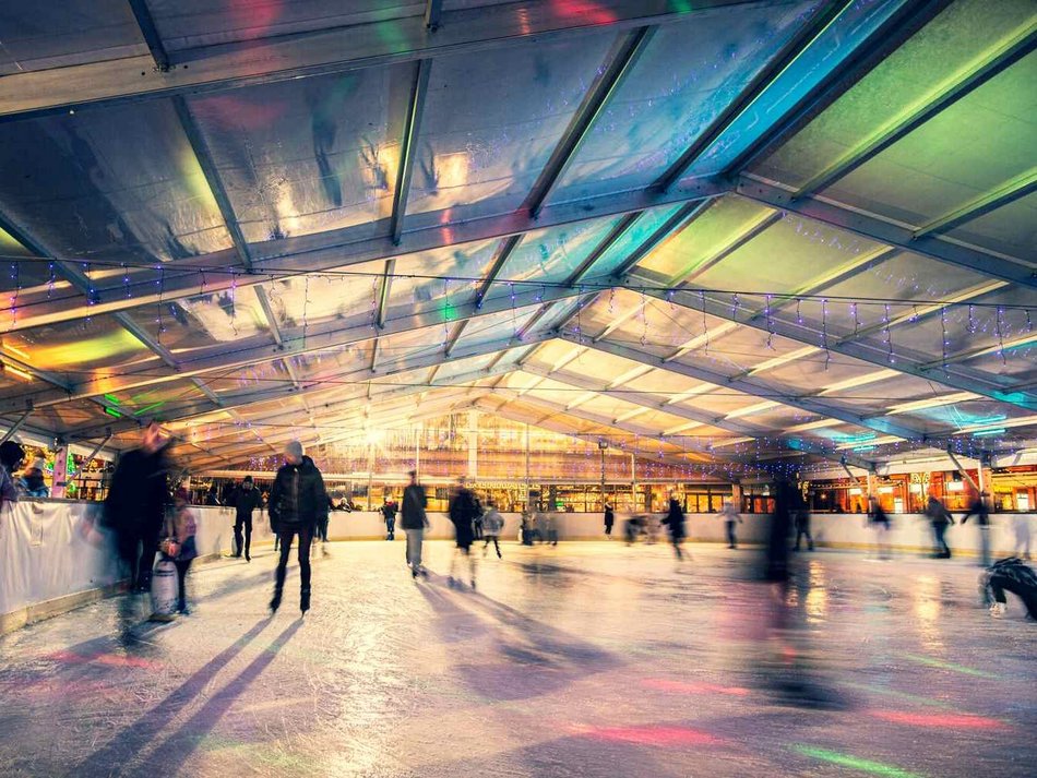 Łódź. Lodowisko w Manufakturze