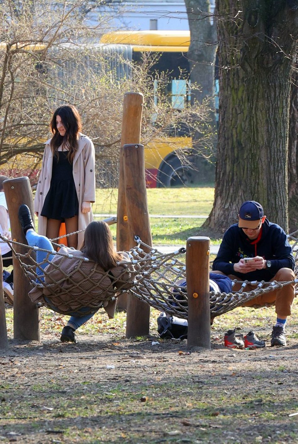 Łódź. Łódź budzi się do życia! Łodzianie i turyści tłumnie korzystają z pierwszych dni wiosny