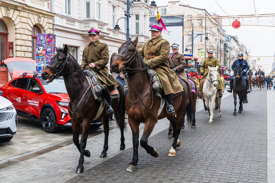 Łódź. WOŚP 2025 w Łodzi. Wielka Szarża przeszła Piotrkowską. Co za widok!