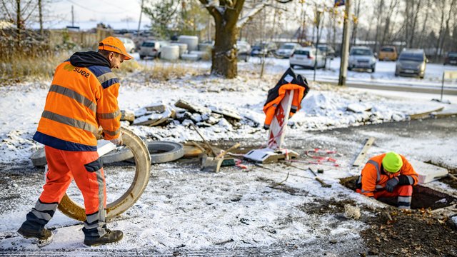 Remont Ruchliwej w Łodzi. Pierwsza warstwa asfaltu już ułożona [ZDJĘCIA]