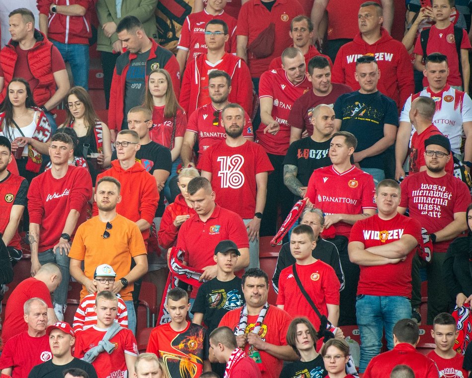 Kibice na meczu Widzewa Łódź z Koroną Kielce
