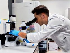 Łódź. Łukasz Biegała z Łodzi pracuje nad przełomowymi terapiami