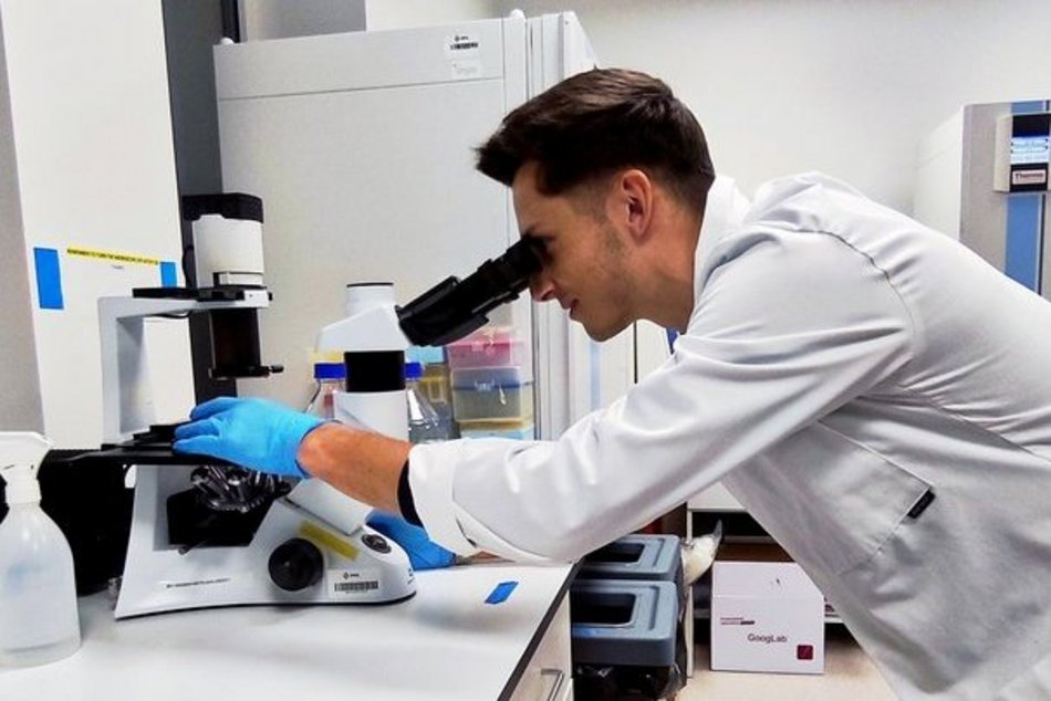 Łódź. Łukasz Biegała z Łodzi pracuje nad przełomowymi terapiami