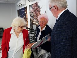 Łódź. Dyplom za… skarpety dla hospicjum. Pani Irena Brzęczek z Łodzi inspiruje!