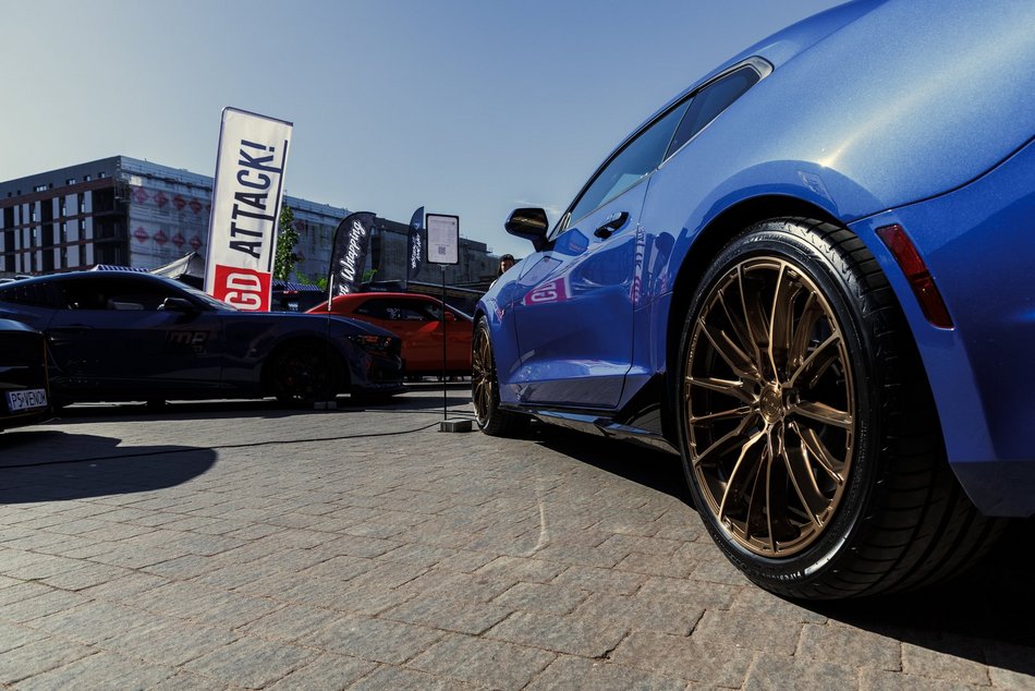 Łódź. Zlot amerykańskich samochodów w Łodzi. Prawdziwe perły motoryzacji