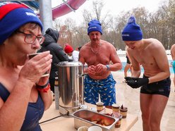 Pierwsze w tym sezonie morsowanie w Aquaparku Fala w Łodzi