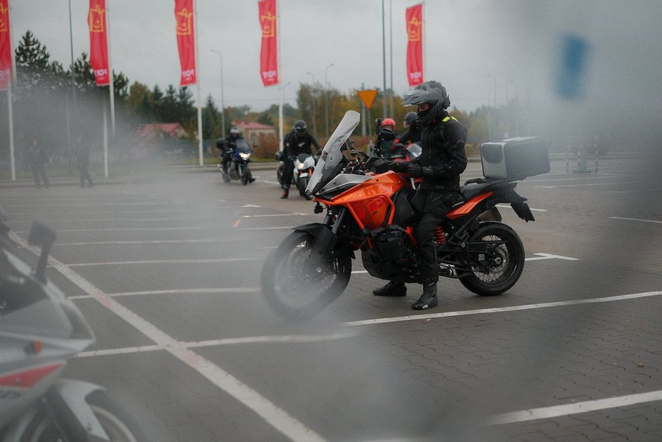 Łódź. Sezon motocyklowy w Łodzi zakończony! Pasjonaci spotkali się pod Portem Łódź