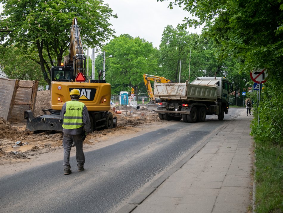Remont ulicy Krakowskiej - plac budowy, roboty drogowe