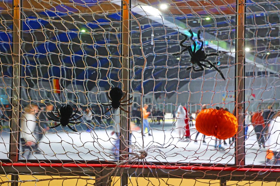 Halloween na lodowisku Bombonierka