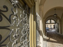 Finał remontu IV LO w Łodzi. Zabytkowy gmach odzyskał swój dawny blask