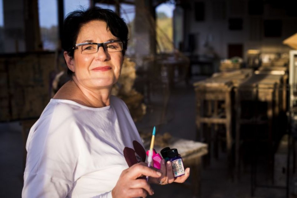 Łódź. Ubrania jak malowane. Odzież Jolanty Kalinowskiej z Łodzi noszą w Polsce i za granicą [ZDJĘCIA]