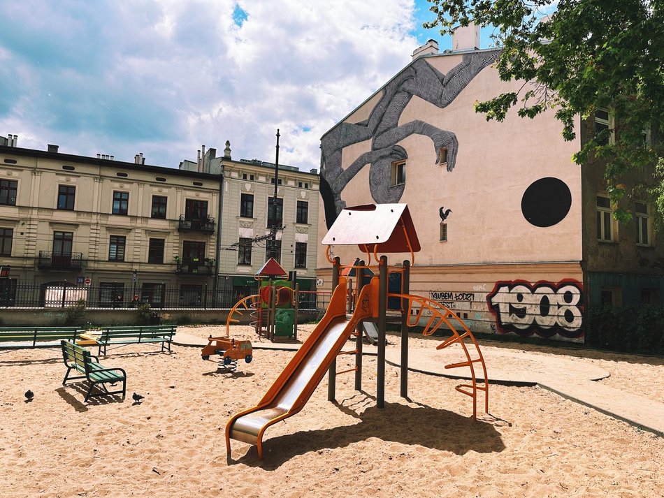 Łódź, ul. Legionów, plac zabaw